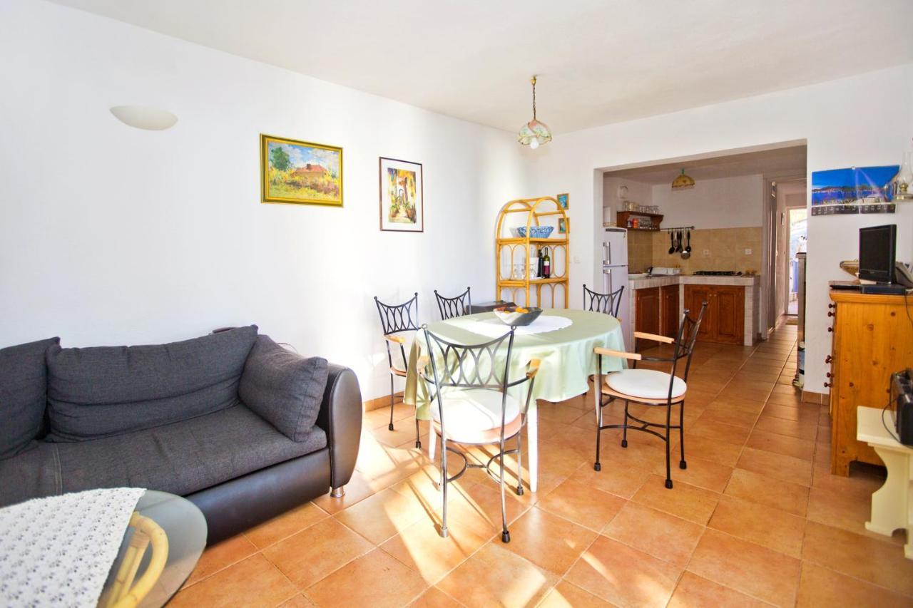 Seaside Secluded Apartments Cove Tvrdni Dolac, Hvar - 4008 Gdinj Eksteriør billede